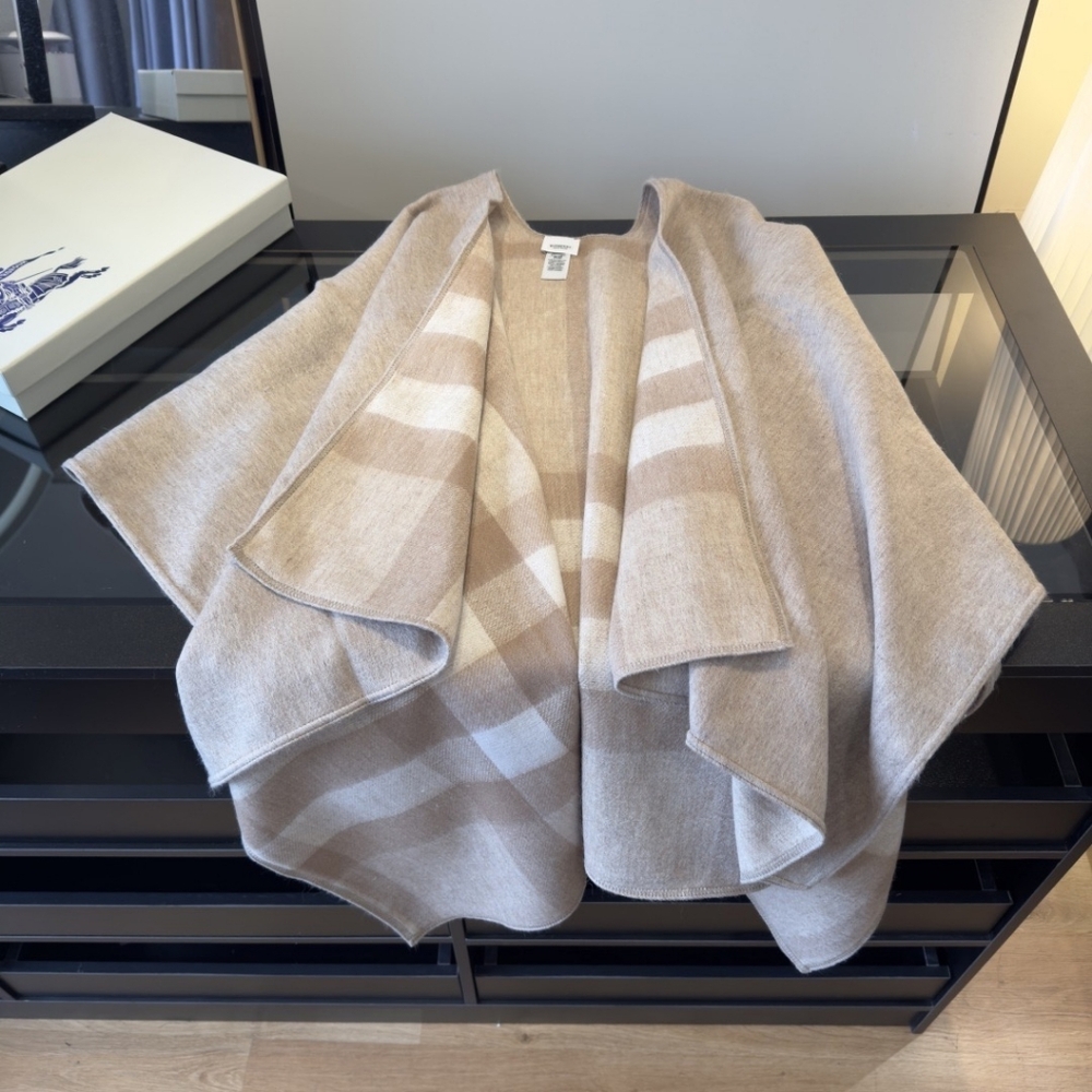 Burberry Reversible Cashmere Cape